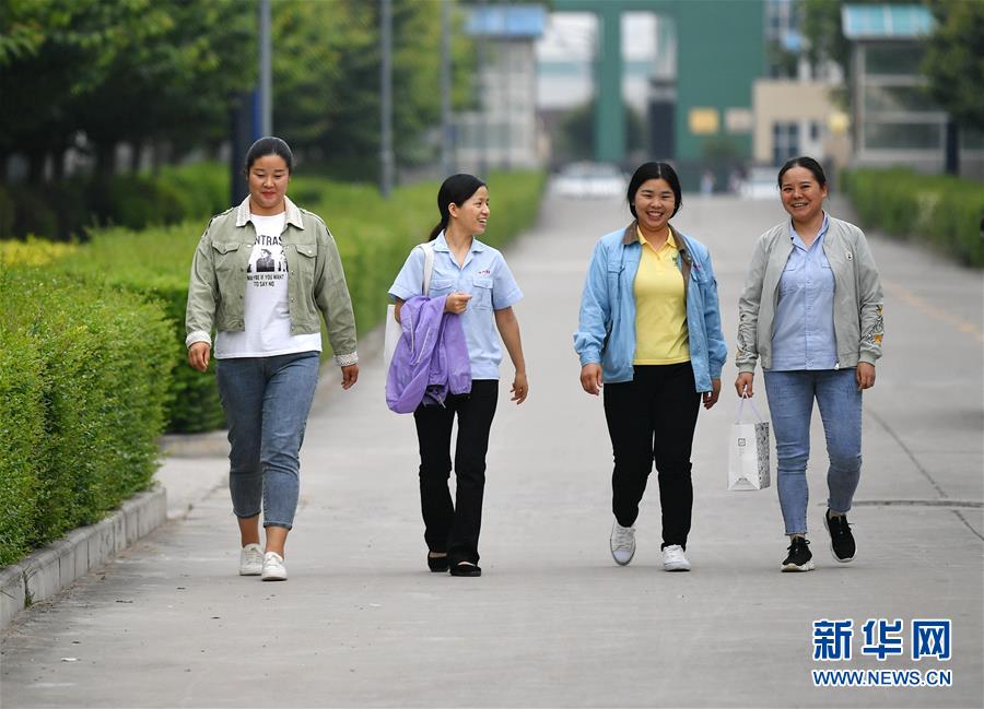 （代表委員履職）（6）全國(guó)人大代表何菲：傳承“夢(mèng)桃精神”  做新時(shí)代產(chǎn)業(yè)工人