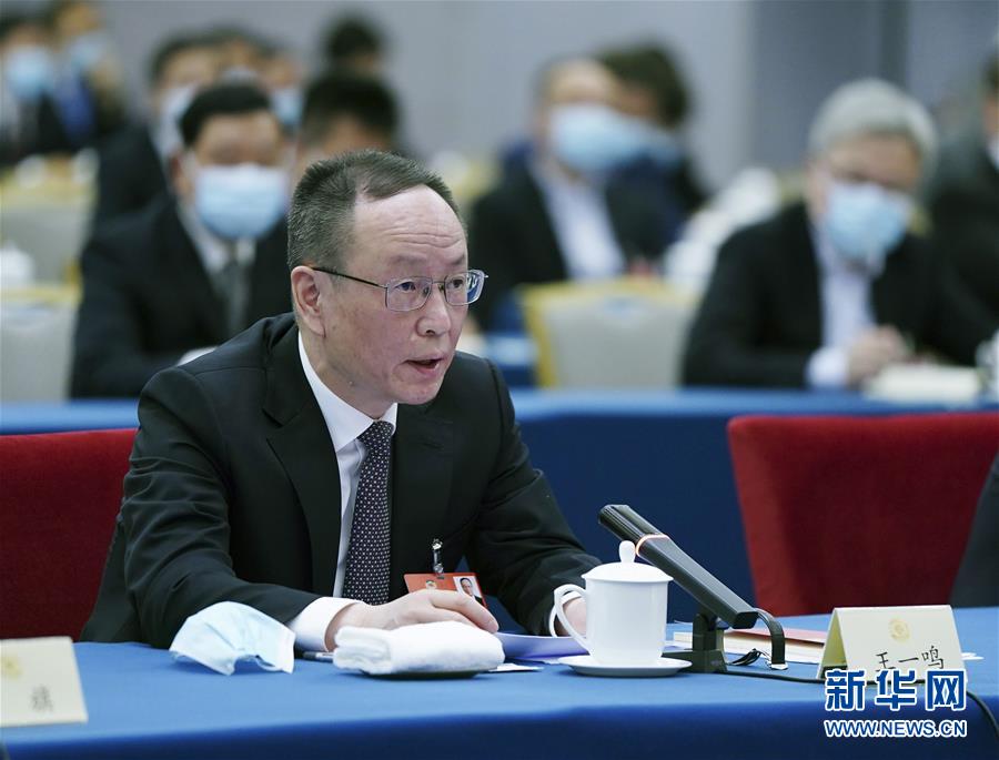 （新華全媒頭條·圖文互動）（7）從人民中汲取磅礴力量——習(xí)近平總書記同出席2020年全國兩會人大代表、政協(xié)委員共商國是紀(jì)實