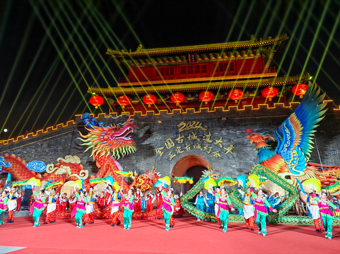 全國“古城過大年”正定會(huì)場暨“正定古城燈會(huì)”啟動(dòng)儀式現(xiàn)場。 河北省文化和旅游廳供圖